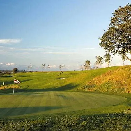 Self Catering At The & Golf 롯지